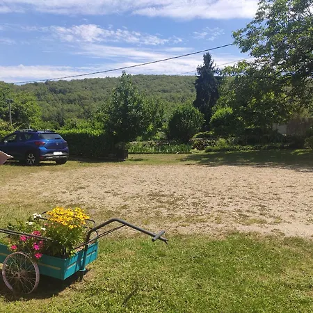 לינה וארוחת בוקר Les Des Chats Malicieux קז'אר